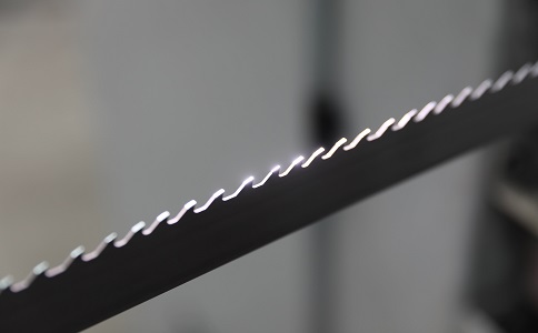 南宁双金属带锯条产生切削噪音的原因具体有哪些？